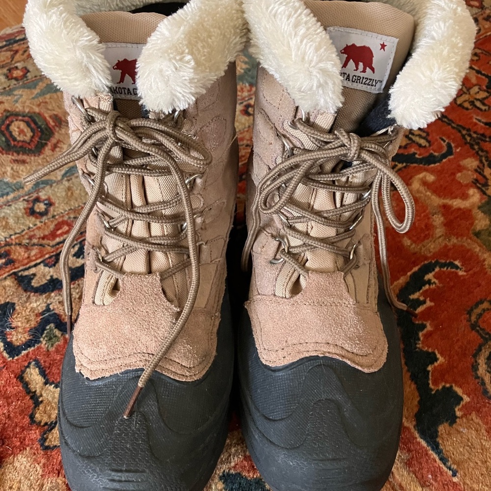 Dakota Grizzly Women's Winter Boots - Tan and Black